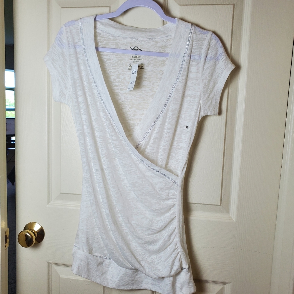 2 WHITE TOPS - Picture 7 of 12